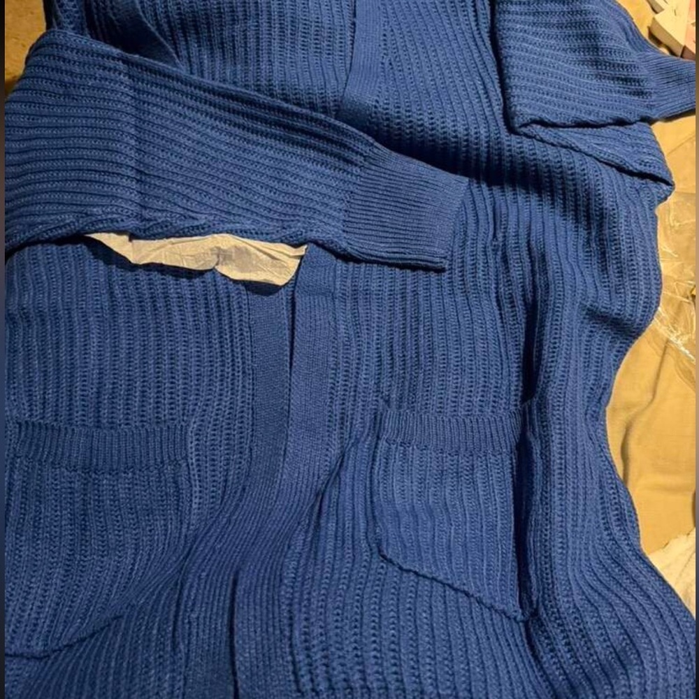 💙 PLUS Blue Cardigan 💙 - Picture 5 of 5